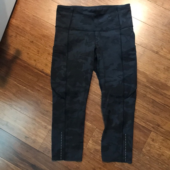 lululemon athletica Pants - Lululemon fast and free crops camo